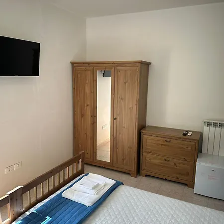 Гостьовий будинок Affittacamere Donna Clarissa 3*