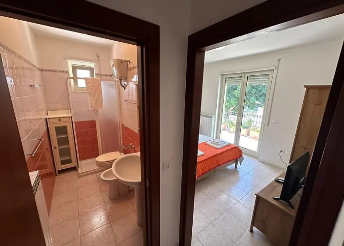 Affittacamere Donna Clarissa Гостьовий будинок